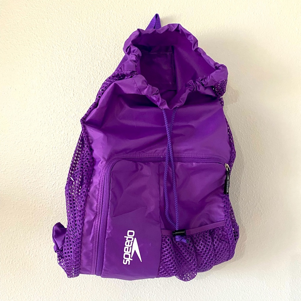 NWOT Speedo swim bag, gym backpack, mesh bag with drawstring and straps. Purple